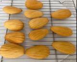 Vanilla madeleines recipe step 8 photo