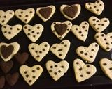 হার্ট শেপড চকো চিপস কুকিজ এবং চকোলেট কুকিজ ( heart shaped choco chips cookies and chocolate cookies রেসিপি ধাপ - 12 ছবি