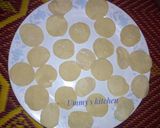 A picture of step 5 of Milk and Spice Crackers II.