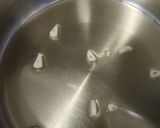 Foto del paso 1 de la receta: Garbanzos con chirlas