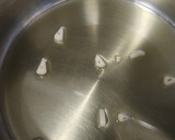 Foto del paso 1 de la receta: Garbanzos con chirlas