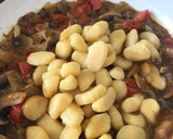 Foto del paso 3 de la receta: Gnocchi con champiñones y cherrys