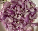 Hình bước làm 1 của món Cá lăng trộn hành tím