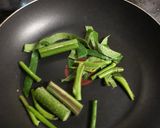 Foto del paso 3 de la receta: Ensalada caliente de yerba santa(La guá)