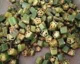 A picture of step 5 of Dry okra curry(bhindi).