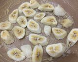 Foto langkah ke 1 dari resep Bolu pisang teflon.