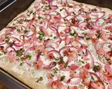 Hình bước làm 9 của món Tarte Flambée (Flammekueche) Tảo Spirulina - Bánh Tart Mặn Vùng Alsace