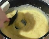 A picture of step 6 of Apple Custard Chicago Pizza.