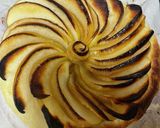 A picture of step 8 of Apple Custard Chicago Pizza.