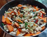 Foto langkah ke 4 dari resep Ayam Cah Tausi.