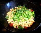 Foto del paso 2 de la receta Garbanzos con ajos tiernos y rábano blanco