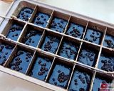 Foto langkah ke 5 dari resep Super Fudge Brownies.