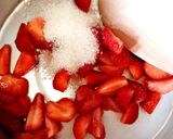 Foto langkah ke 2 dari resep Korean Strawberry Milk 🍓🥛.