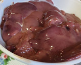 Foto del paso 2 de la receta: Higaditos encebollados con frangelico