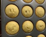 Foto del paso 6 de la receta: Muffins de banana rellenos con dulce de leche y nuez súper húmedos y esponjosos