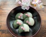 A picture of step 8 of Japanese Kawaii Kusa-Mochi.