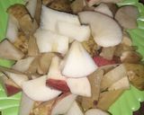 A picture of step 1 of Brown mixed fruit smoothie en honey.