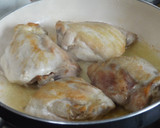 Foto del paso 1 de la receta: Pollo con jamón ibérico al limón con vino blanco