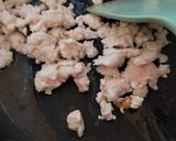 Foto langkah ke 2 dari resep Tumis buncis ayam saos tiram.