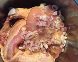 Hình bước làm 1 của món Đùi gà nấu côca côla