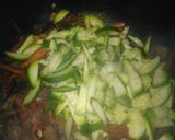 Foto del paso 6 de la receta: Fideos de arroz salteados con carne y verduras