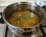 Foto del paso 3 de la receta: Sopa de canónigos con pechuga de pollo