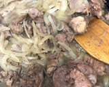 Foto del paso 2 de la receta: 331. Mollejas e higaditos de pollo en salsa con crujiente de calabacín (principal carne)