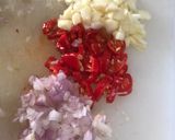 Foto langkah ke 2 dari resep Edisi #BekalNgantor - Ayam Wortel Saus Tiram.