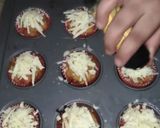 A picture of step 6 of Pizza muffins.