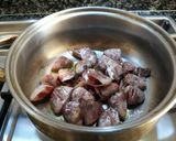 Foto del paso 2 de la receta: Salmonetes sobre sofrito reducido en su jugo