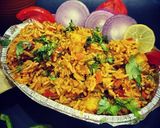 मुंबईचा फेमस चटपटीत तवा पुलाव (tawa pulav recipe in marathi) रेसिपी स्टेप 5 फोटो 
