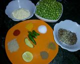 A picture of step 1 of Matar khasta kachori.