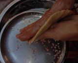 A picture of step 4 of Pyaj ki roti in tandoor.