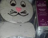 A picture of step 4 of Bunny cake.