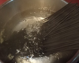 Foto del paso 5 de la receta: Spaghetti Negros con berberechos
