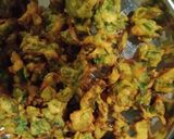 મેથી-પાલકના ભજીયા(Methi palak pakoda recipe in Gujarati) રેસીપી સ્ટેપ5ફોટો
