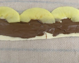 Foto del paso 4 de la receta: Rosas de hojaldre con manzana y crema de cacao (Nutella) 3 ingredientes muy fáciles