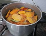 Foto del paso 3 de la receta: Caldo concentrado casero...con cáscaras de verdura!No las tires!