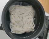 A picture of step 5 of Hokkien mee.