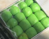 Foto langkah ke 2 dari resep Roti sobek (pandan).