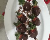 A picture of step 6 of Choco straberry dip.