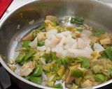 Foto del paso 5 de la receta: Arroz en sartén con verduras y calamar