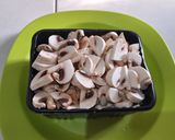 Foto langkah ke 2 dari resep Spaghetti with Mushroom Sauce.