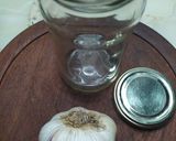 Foto del paso 1 de la receta: Cómo Pelar ajo sin que quede olor en las manos