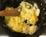 Foto del paso 3 de la receta: Huevos revueltos simples 🥚