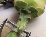 Foto del passaggio 2 della ricetta Agnello con carciofi cotto in padella