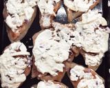Lilahagymás-mozzarellás csirkemell recept fázis 3 fotója