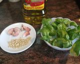 Foto del paso 1 de la receta: Sepia con pesto Vidalim Omega 3 y calabacín salteado