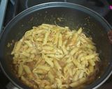 Foto del paso 3 de la receta: Pasta con salsa de carne y ensalada