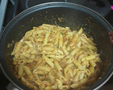 Foto del paso 3 de la receta: Pasta con salsa de carne y ensalada